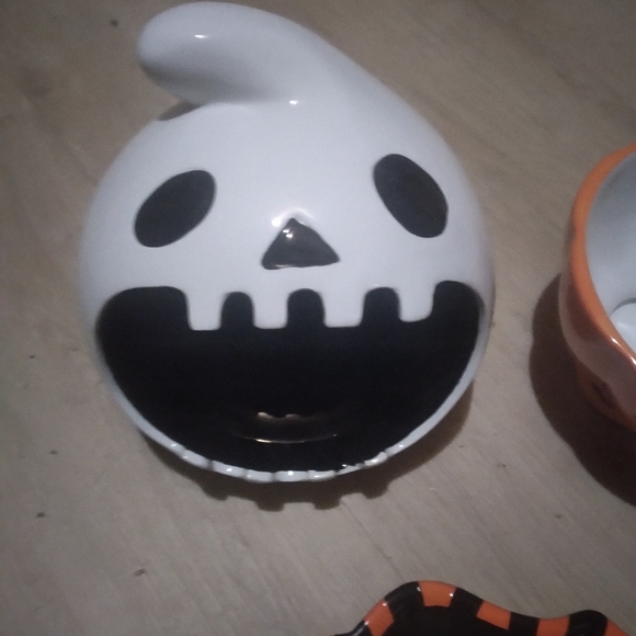 Halloween Candy Bowls  for the house... Set - Picture 2 of 6